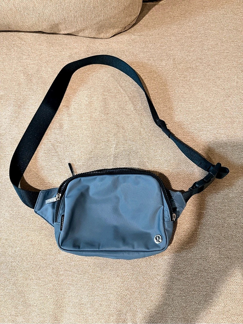 lululemon Everywhere Belt Bag Crossbody in Blue